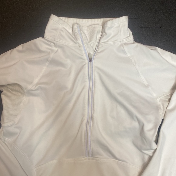 White Athleta Running Long Sleeve Top Size Small - Picture 10 of 10